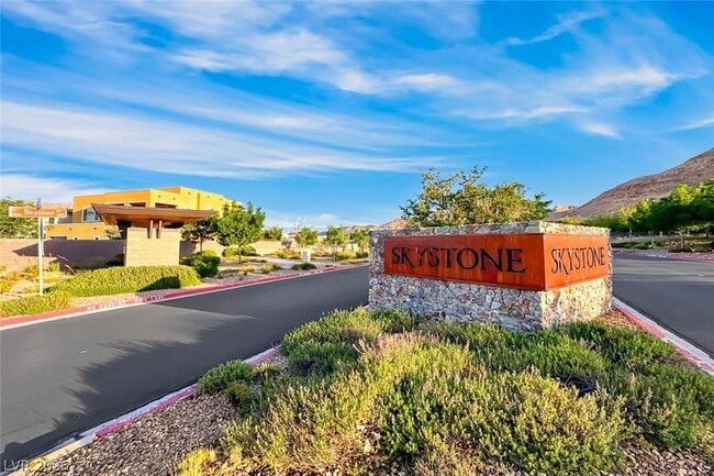 Building Photo - 10314 Apache Blue Ave