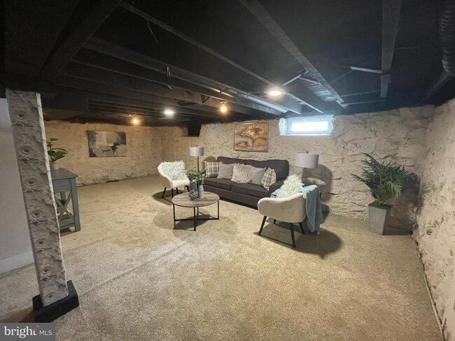 Building Photo - 10141 Liberty Rd