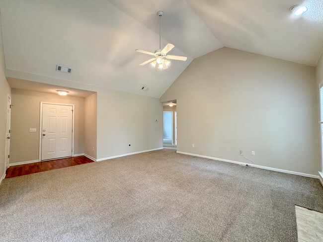 Building Photo - 1159 Bartlett Dr