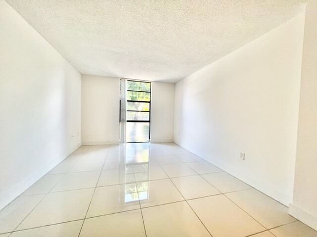 Building Photo - 16950 W Dixie Hwy