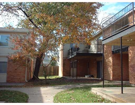 Building Photo - Plainsman Apartments