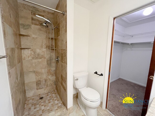 Building Photo - Sparkling Pool Oasis 3 Bedroom + Flex Spac...