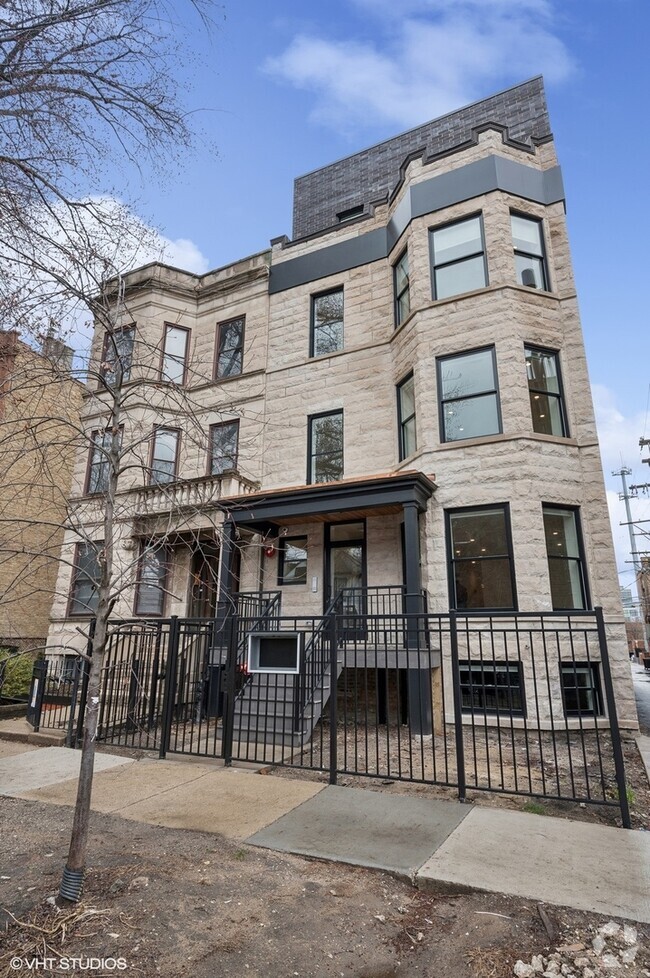Building Photo - 3615 N Wilton Ave