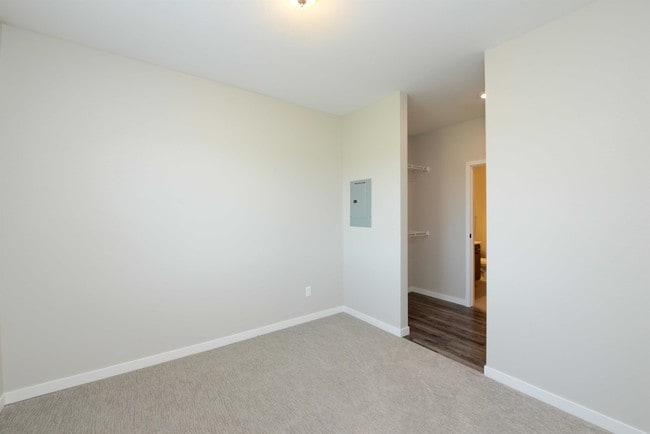 Building Photo - 301-15t 15th St N