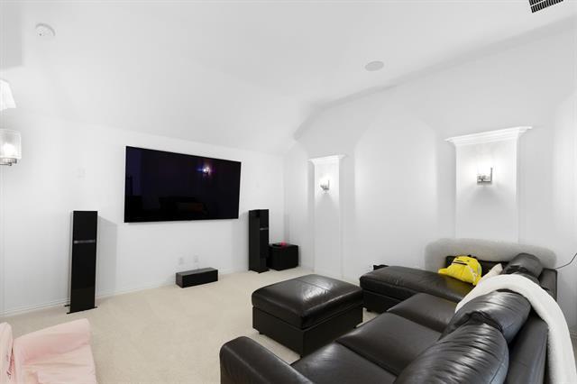 Building Photo - 10720 Canoe Dr