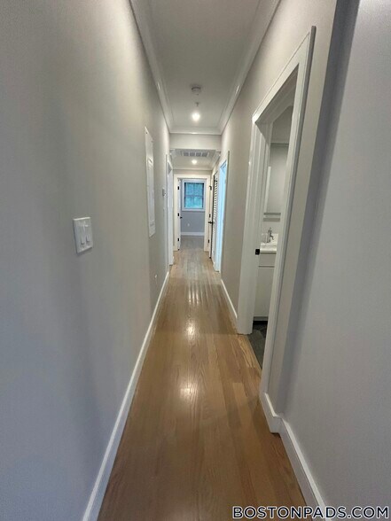 Building Photo - 285 Lamartine St