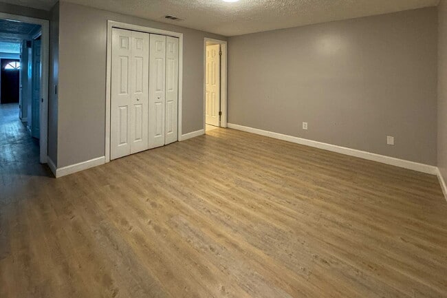 Building Photo - Beautifully Updated Rental in the Heart of Lynn Haven