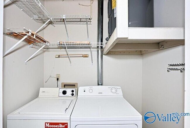 Building Photo - 111 Bentworth Ln