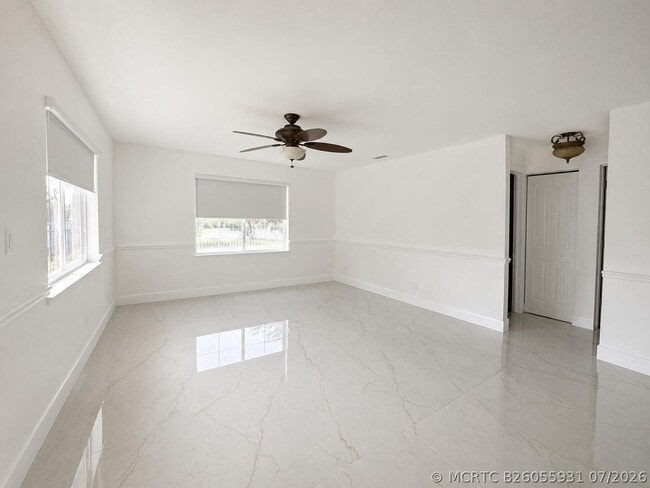Building Photo - 5040 SW 117th Way