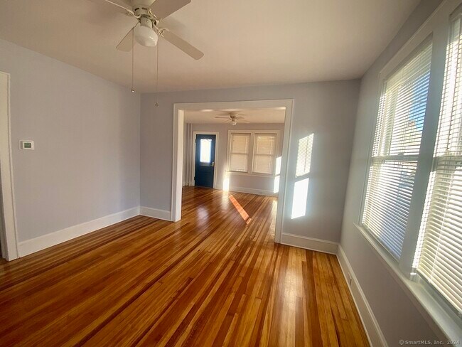 Building Photo - 419 High St