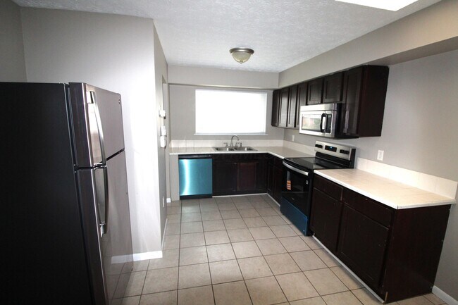 Building Photo - 2514 Lipton Rd