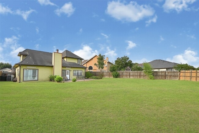 Building Photo - 13523 Pasa Robles Ln