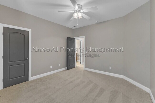 Building Photo - 8313 Henderson Rd