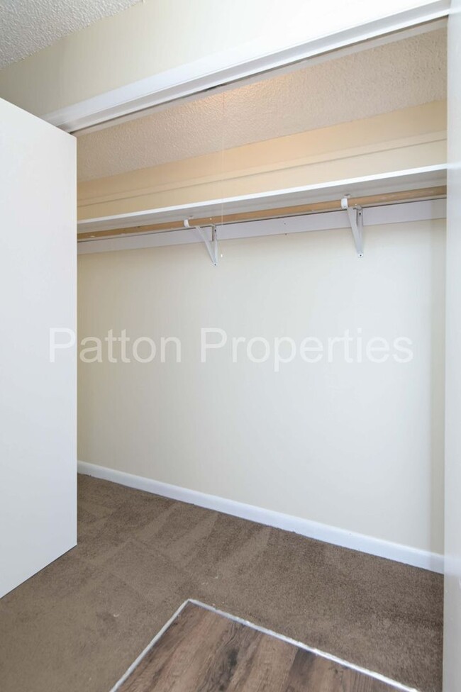 Building Photo - Point Arcadia Townhome
