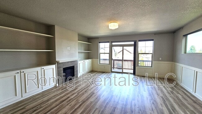 Building Photo - 1405 NE 71st Dr