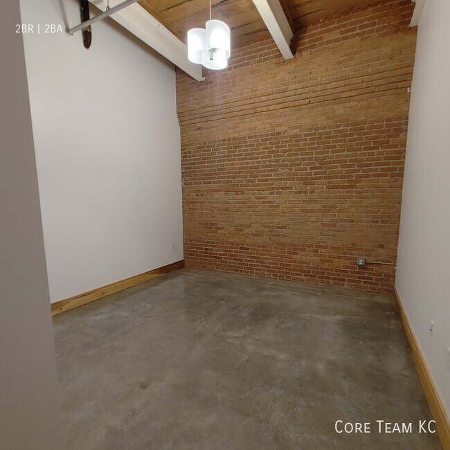 Building Photo - 382 W 22nd St