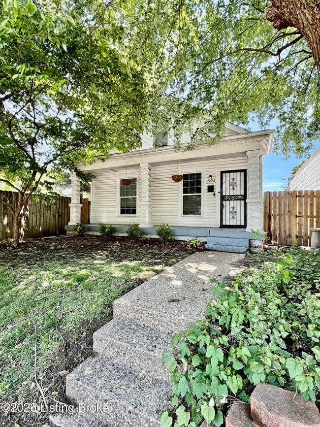 Building Photo - 2125 Crittenden Dr