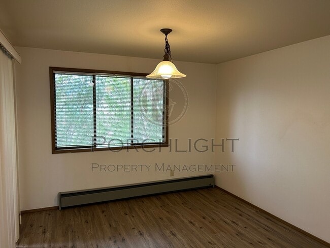 Building Photo - 405 La Villa Dr