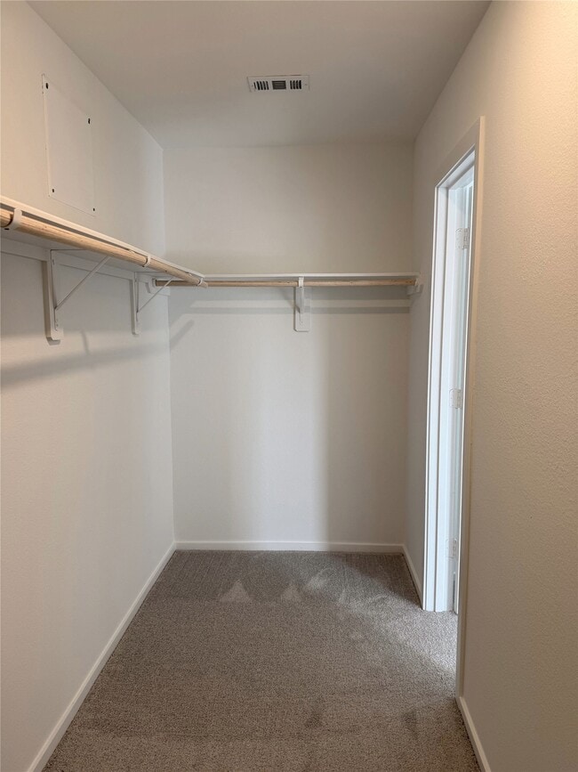 Building Photo - 25670 Roy Rogers Rd