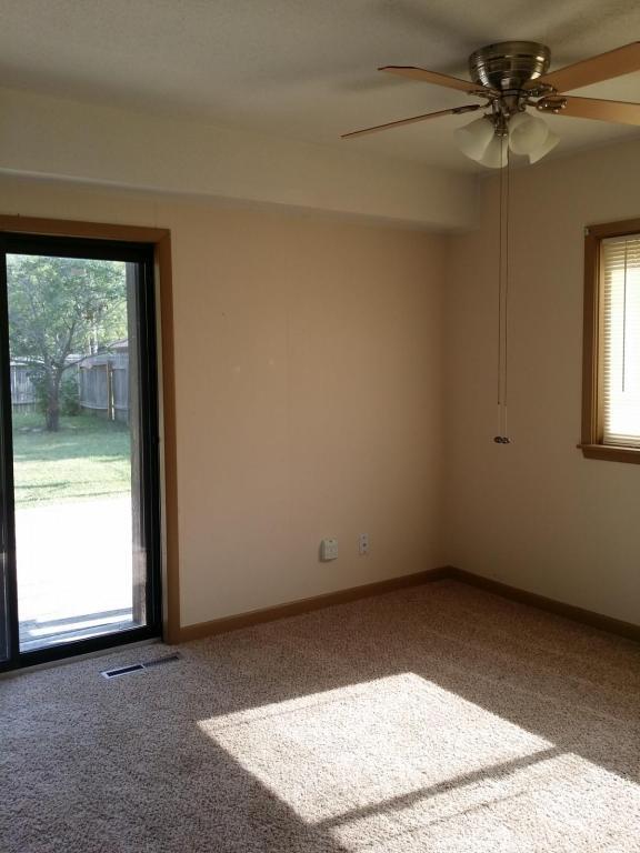 Building Photo - 611 N Spruce St