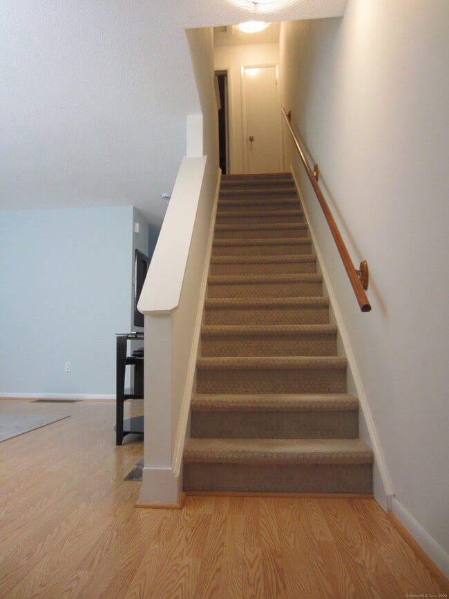 Building Photo - 229 Branford Rd
