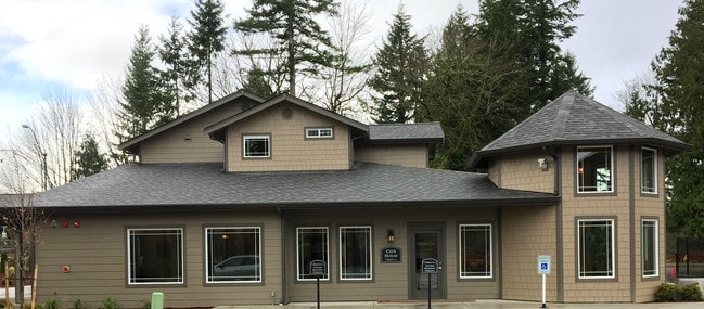 Building Photo - 8Hundred West Apartments