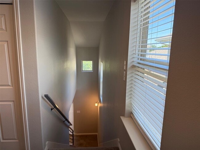 Building Photo - 11905 Mercantile Ln