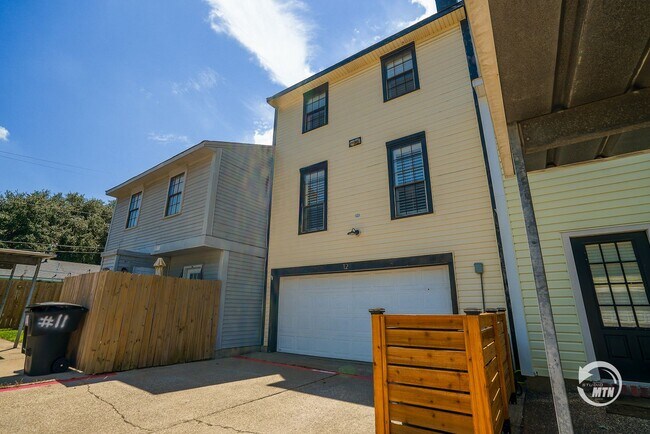 Building Photo - 1401 Oden St