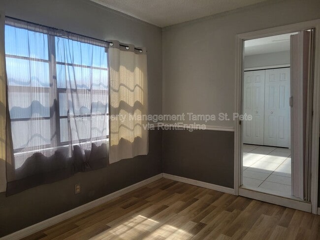Building Photo - 12387 Seagate St
