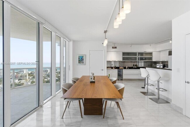 Building Photo - 400 Alton Rd