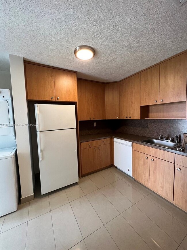 Building Photo - 7500 SW 153rd Ct