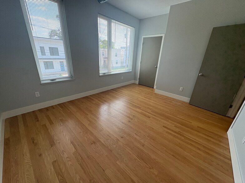 Building Photo - 457 4th St NW