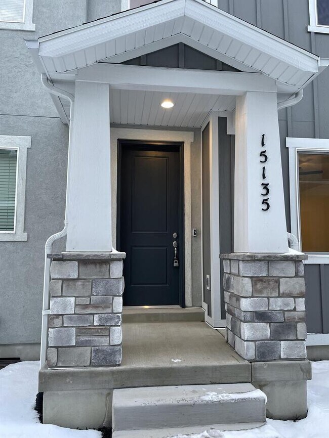 Primary Photo - 15135 S Reins Wy