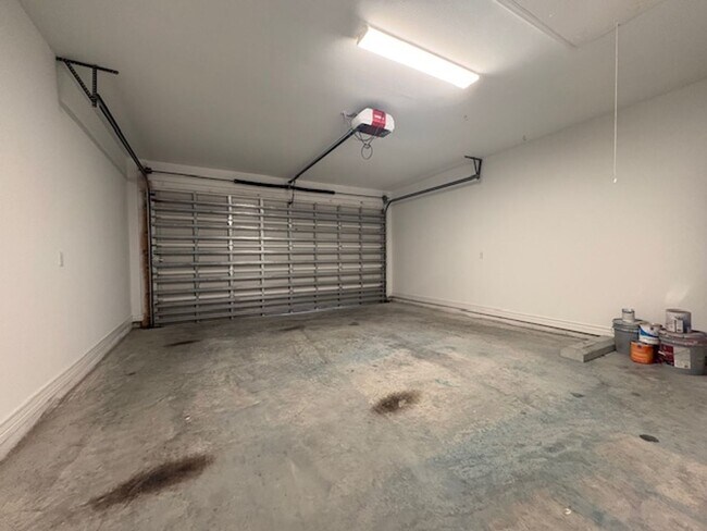 Building Photo - DCR602