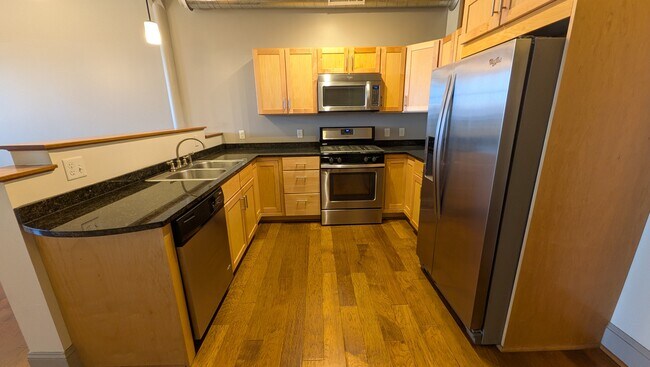 Building Photo - 149 Swan St