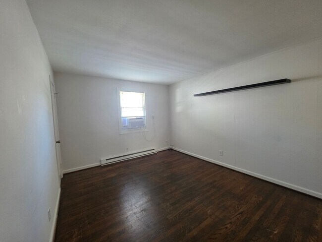 Building Photo - DVI122#-DJ