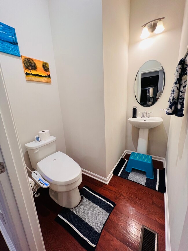 Building Photo - 3010 Mahican Cir