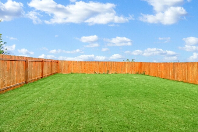 Building Photo - "Spacious 4-Bedroom Retreat with Granite Elegance in San Antonio!"