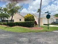 Building Photo - 480 SE 22nd Ln
