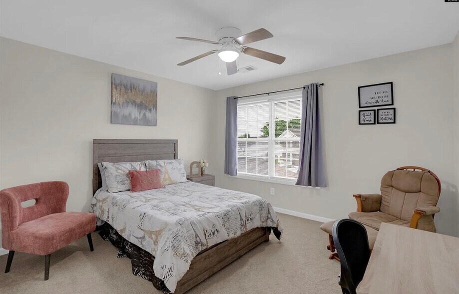 Building Photo - 946 Farnsworth Dr