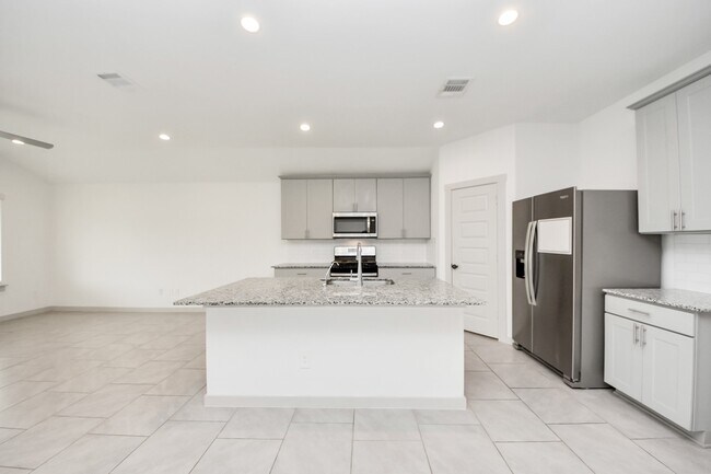 Building Photo - 4911 Pne Hvn Ln