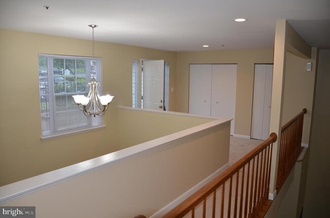 Building Photo - 1046 Spring Valley Ct