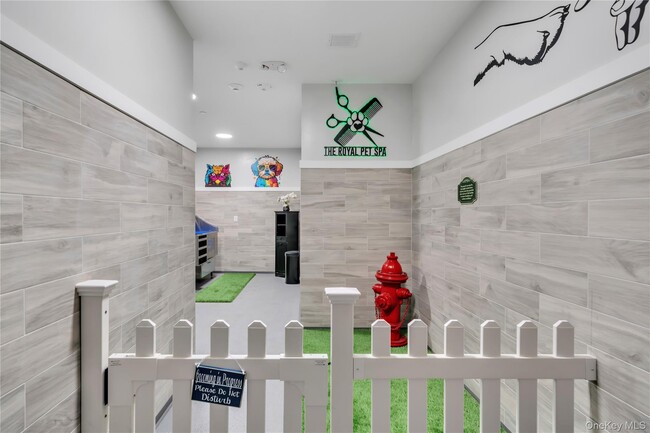 Building Photo - 101 Searing Ave