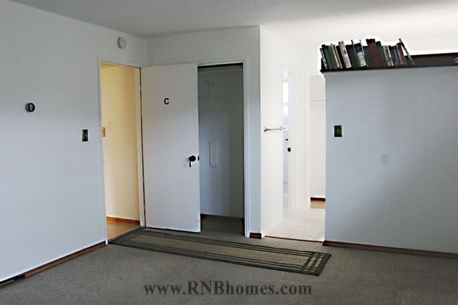 Building Photo - 2540 El Burlon Cir