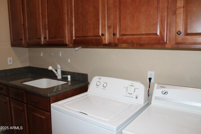 Building Photo - 13930 E Vallejo St