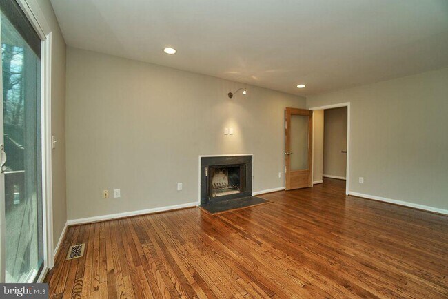 Building Photo - 8588 Coral Gables Ln