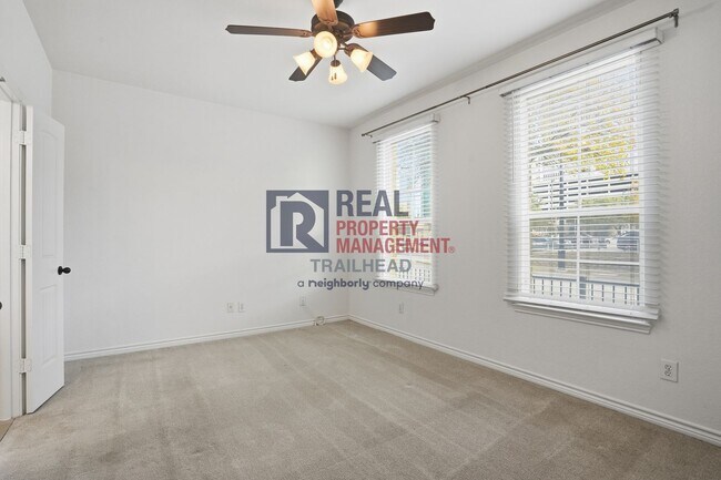 Building Photo - Gated Downtown Fort Worth Condo with Attached Garage