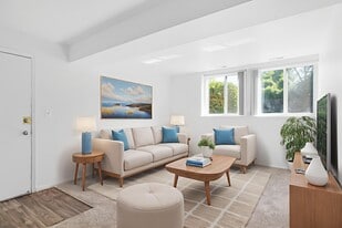 Building Photo - Huntington on the Hill