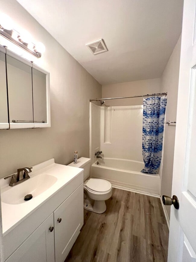 Building Photo - Great 2Br 1Ba Dorchester II School District