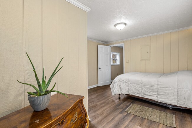 Building Photo - 2268 E Main St